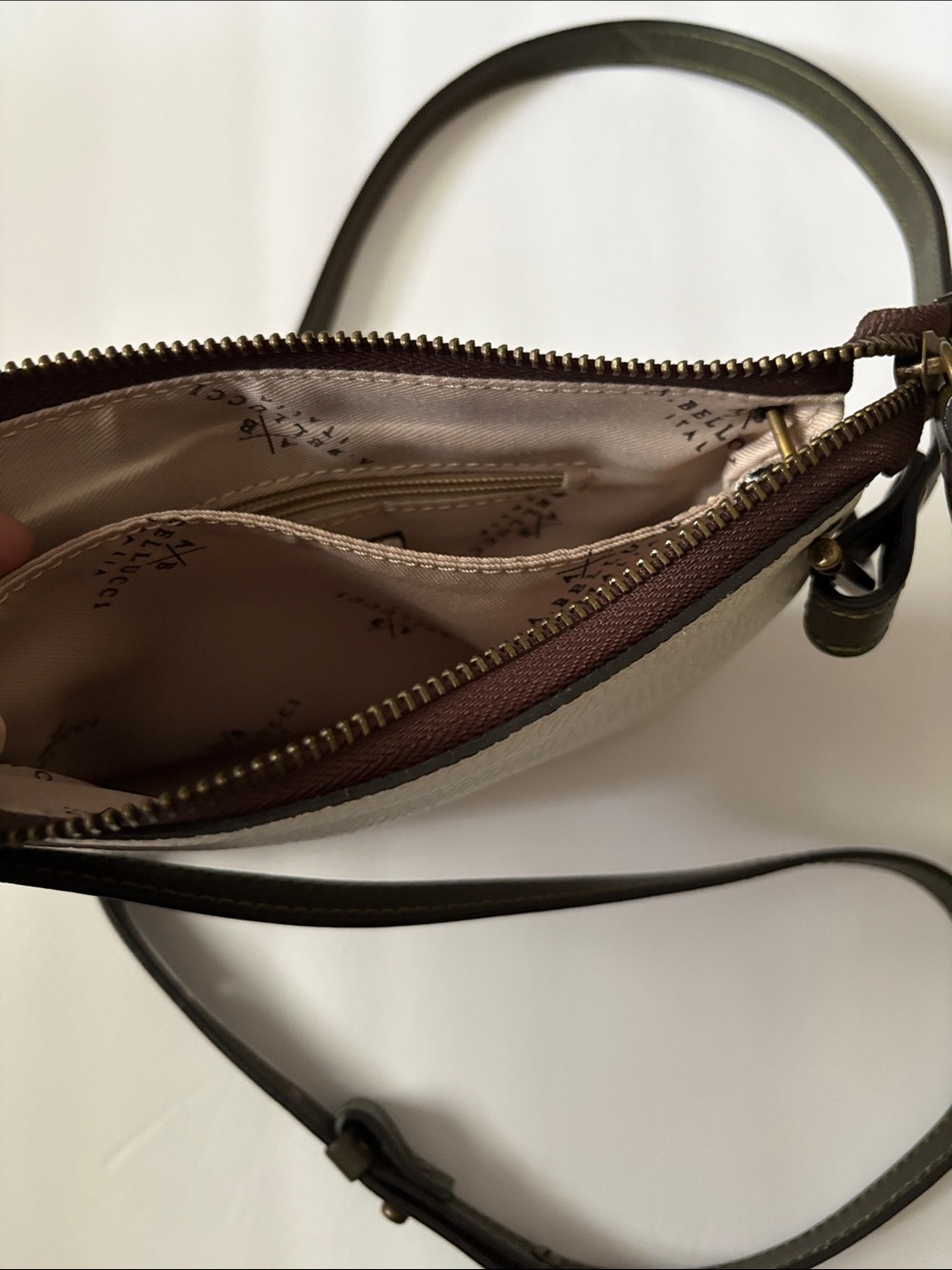 A. Bellucci white pebbled leather crossbody bag dark green trim & strap - Picture 7 of 7